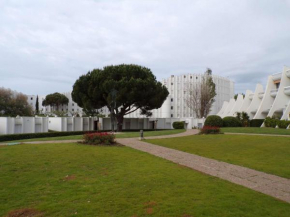 Studio Coquet Proche Plage et Commerces, Terrasse, Parking, Clim, Wifi, Lave-Linge, Lave-Vaisselle - FR-1-328-221
